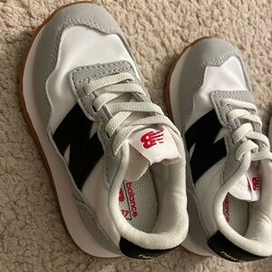 Toddler New Balance 237 size 8 unisex